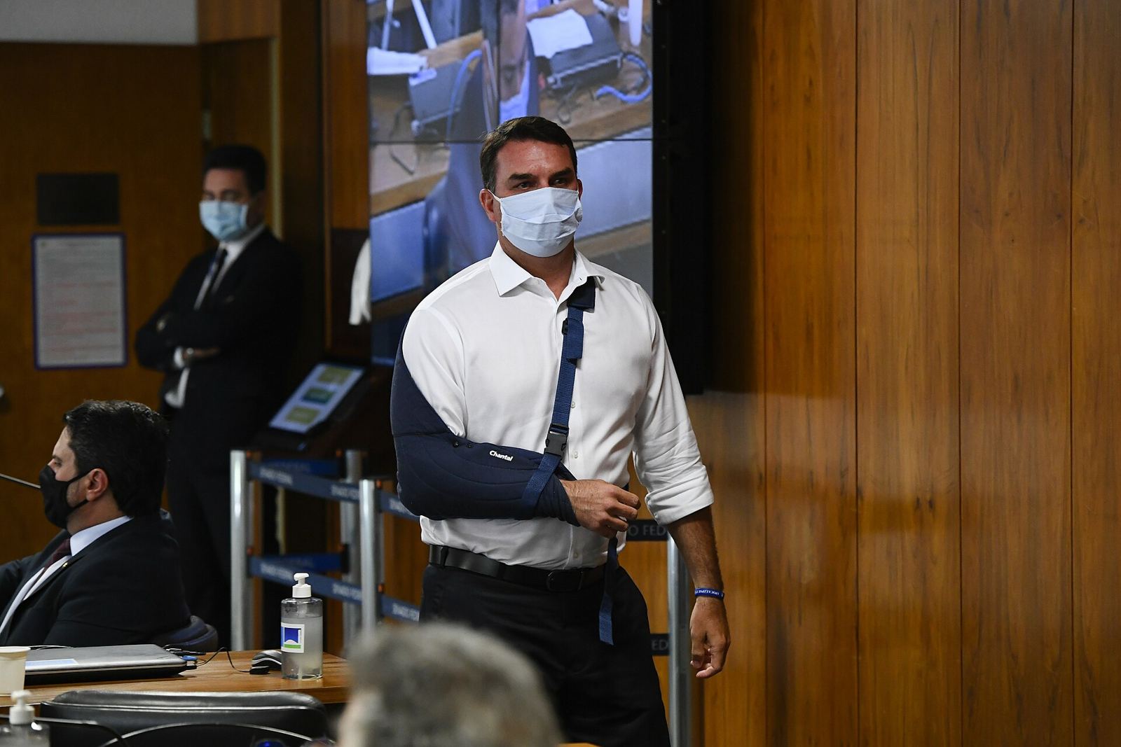 Flávio Bolsonaro na sala da CPI da Pandemia, no Senado, em 2021